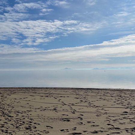 Charming Beachfront Apartment Murcia Exteriör bild
